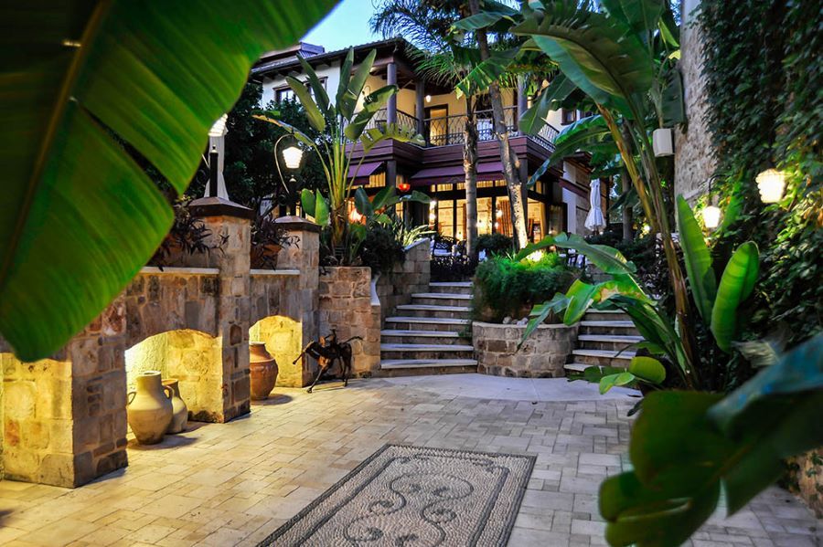 Отель Tuvana расположен в самом сердце Старого города Антальи (Tuvana hotel)