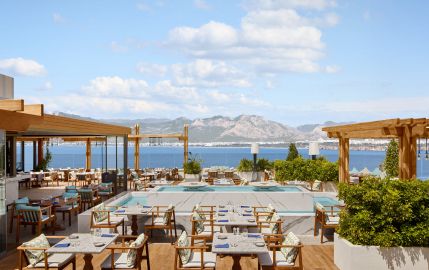 Из  отеля Akra открываются потрясающие виды на море (Akra Antalya)