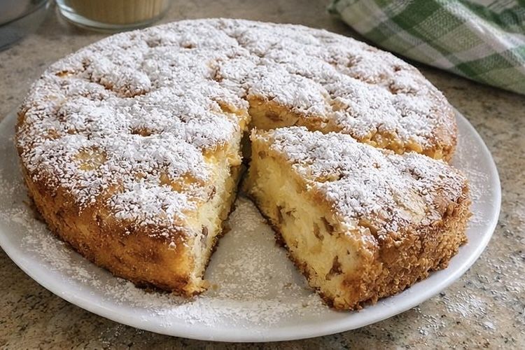 Шарлотка с яблоками: классический рецепт